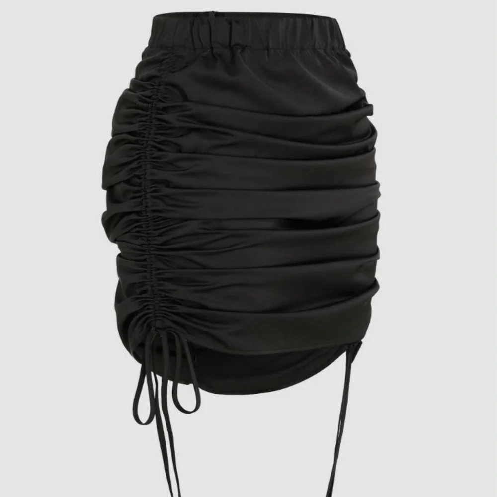 Drawstring Ruched Mini skirt - Picture 4 of 7